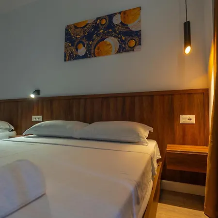 & Arnil Lejlighedshotel Velipojë